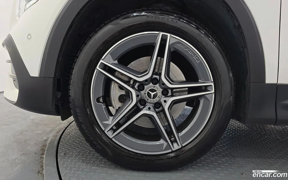 Mercedes-Benz GLB-Class GLB250 4MATIC 2023 — миниатюра 5