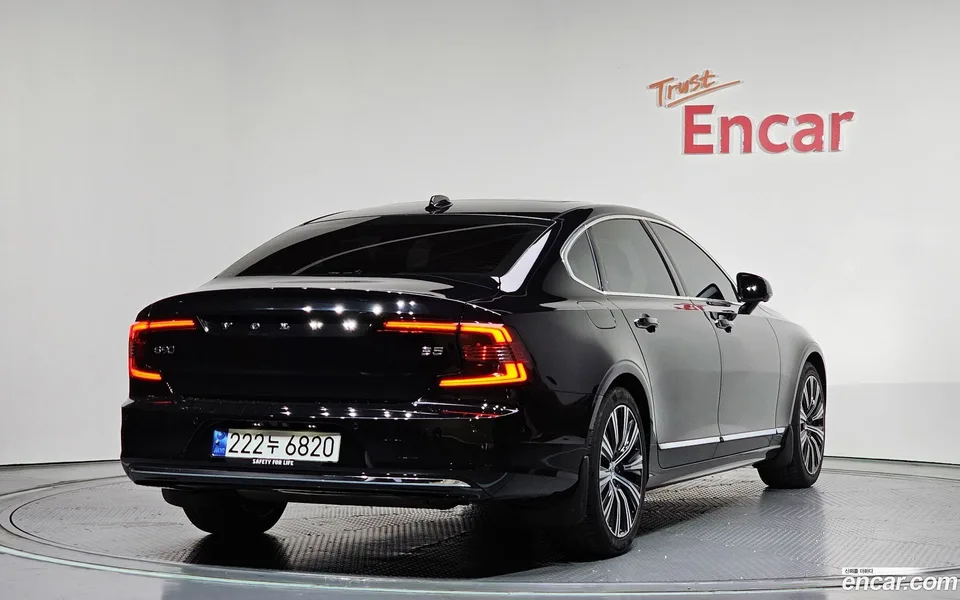 Volvo S90 B5 2023 — миниатюра 2