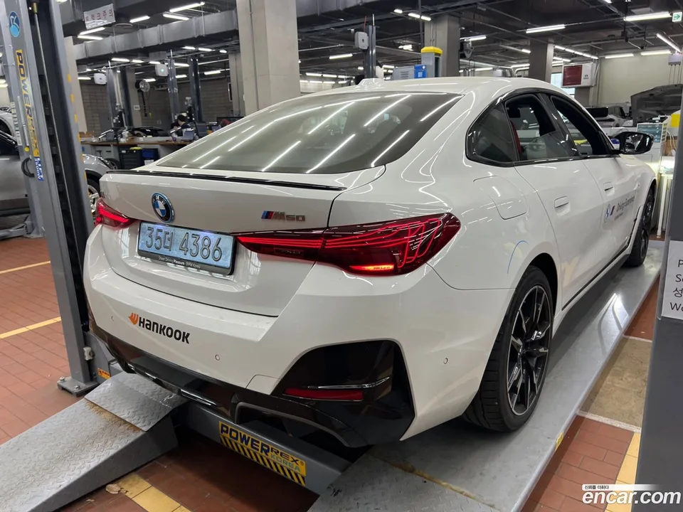 BMW i4 M50 2025 — миниатюра 4