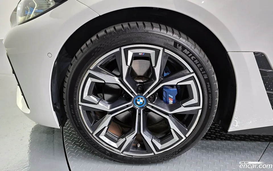 BMW i4 eDrive40 M 2022 — миниатюра 5