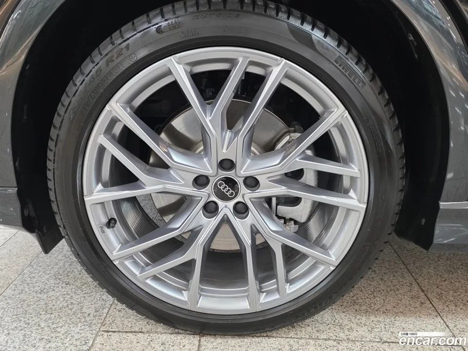 Audi Q4 e-tron 45 2025 — миниатюра 5