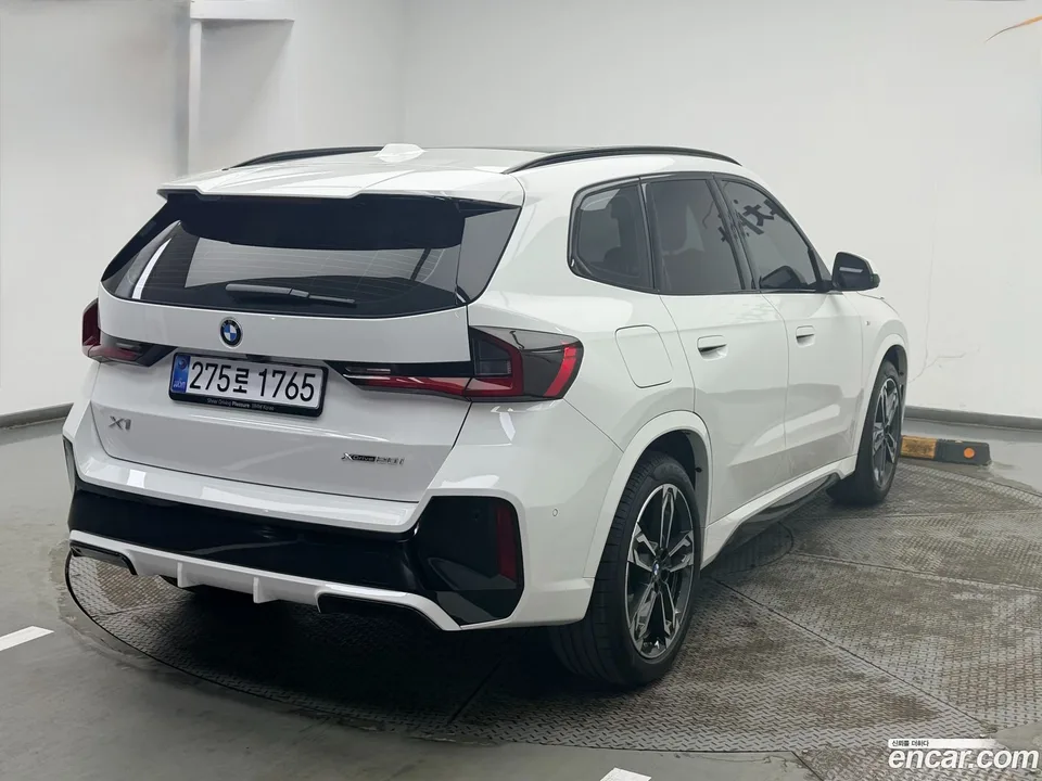 BMW X1 xDrive 20i M 2025 — миниатюра 2