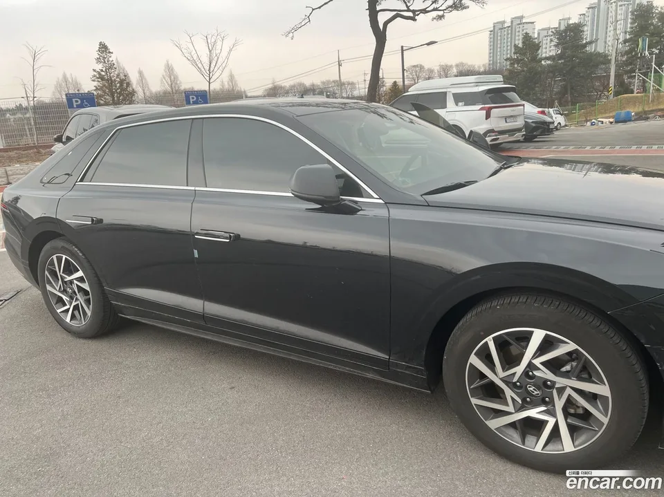 Hyundai Grandeur 2.5 2WD 2025 — фото 1, купить с доставкой в Москву
