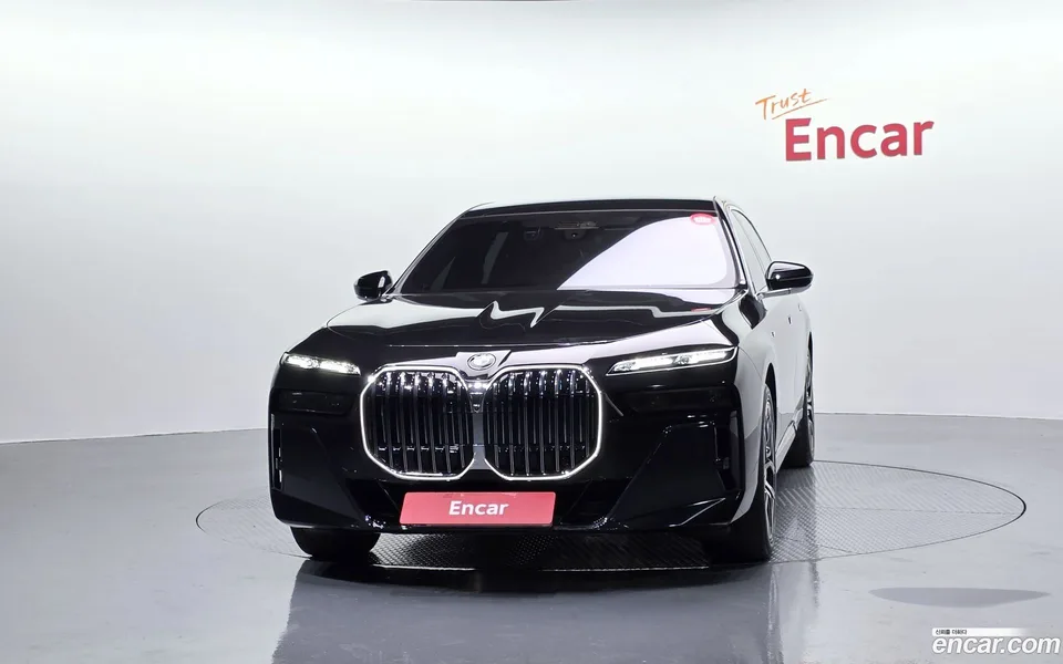 BMW 7 Series 740i xDrive M 2025 — миниатюра 3