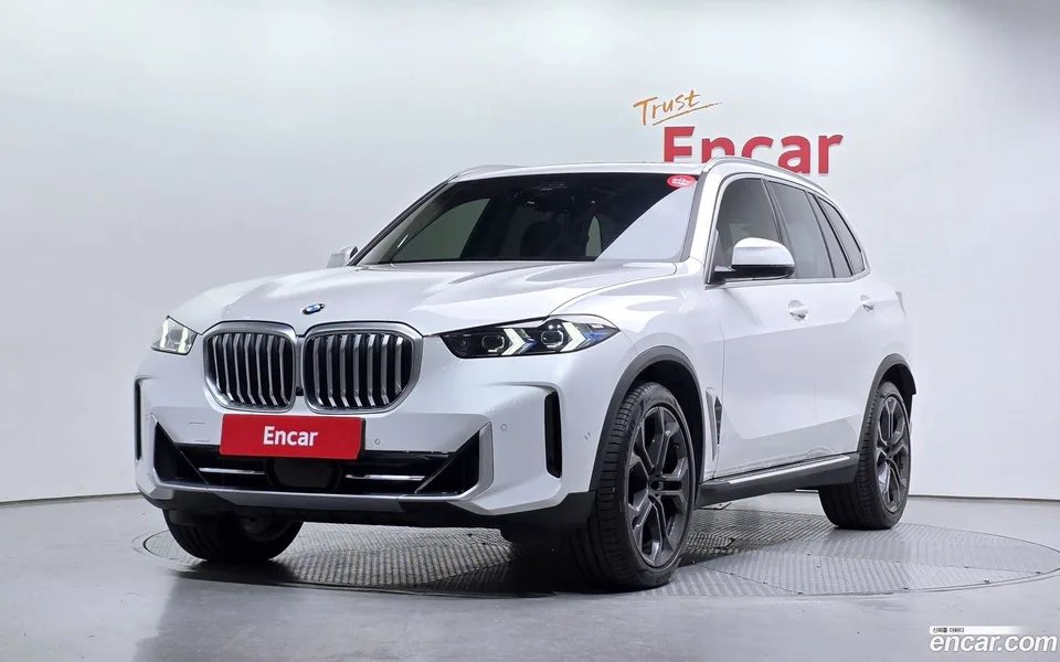 BMW X5 xDrive 40i xLine 2024 — фото 1, купить с доставкой в Москву