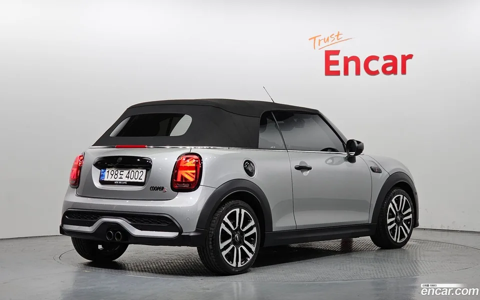 MINI Cooper S Convertible 2023 — миниатюра 2