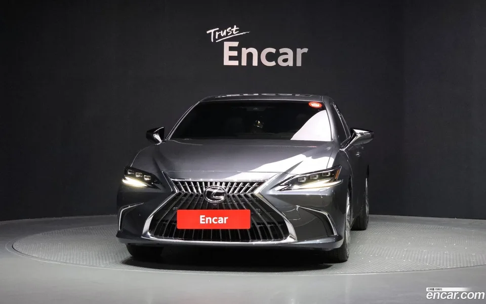 Lexus ES 300h 2024 — миниатюра 3