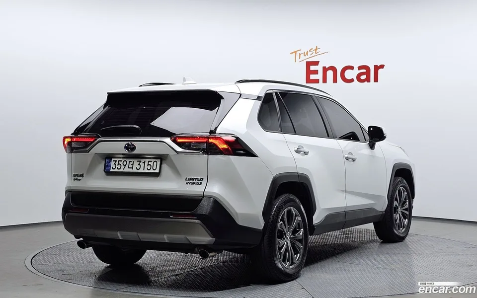 Toyota RAV4 2.5 4WD LTD 2024 — миниатюра 2