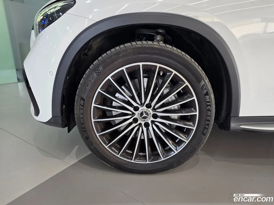 Mercedes-Benz GLC-Class GLC300 4MATIC AMG Line 2023 — миниатюра 5