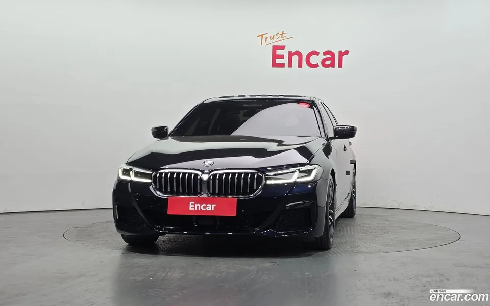 BMW 5 Series 520i M 2023 — миниатюра 3