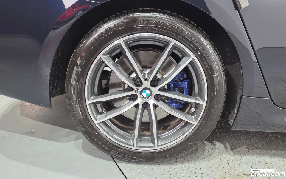 BMW 5 Series 520i M 2023 — миниатюра 5