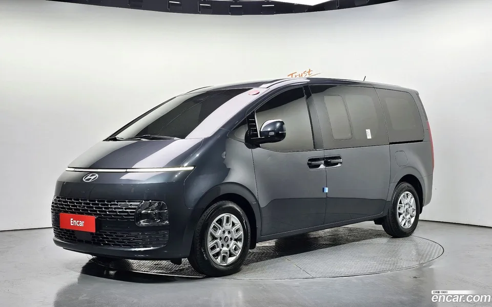 Hyundai Staria 5 2024 — фото 1, купить с доставкой в Москву