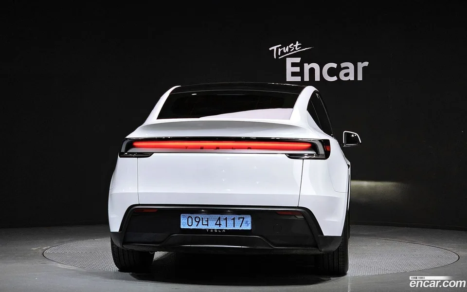 Tesla Model Y RWD 2025 — миниатюра 4