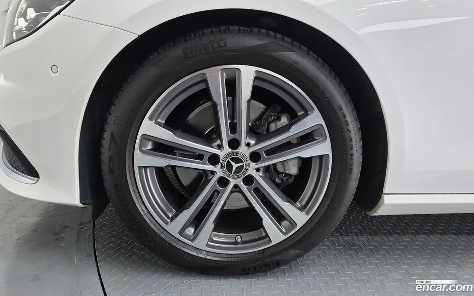 Mercedes-Benz E-Class E250 2023 — миниатюра 5