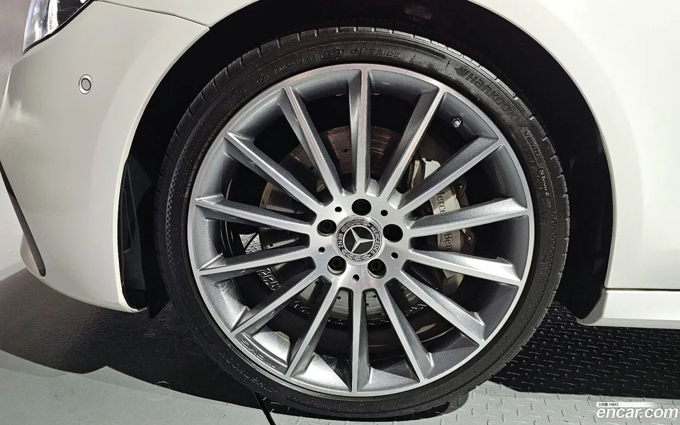 Mercedes-Benz E-Class E350 4MATIC AMG Line 2022 — миниатюра 5