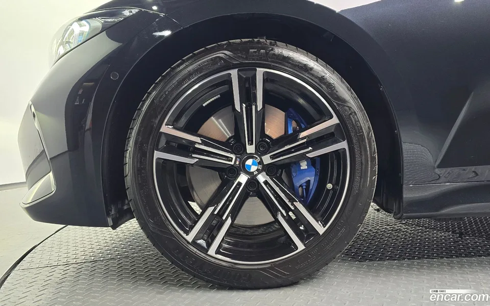 BMW 3 Series 320i M 2025 — миниатюра 2