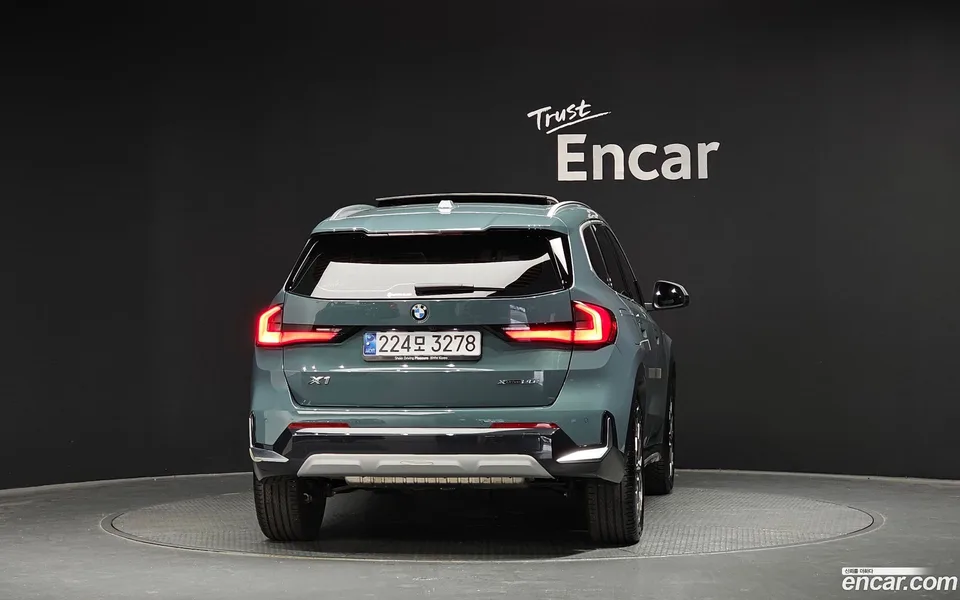 BMW X1 xDrive 20i xLine 2025 — миниатюра 4