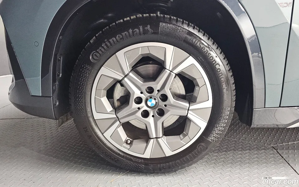 BMW X1 xDrive 20i xLine 2025 — миниатюра 5