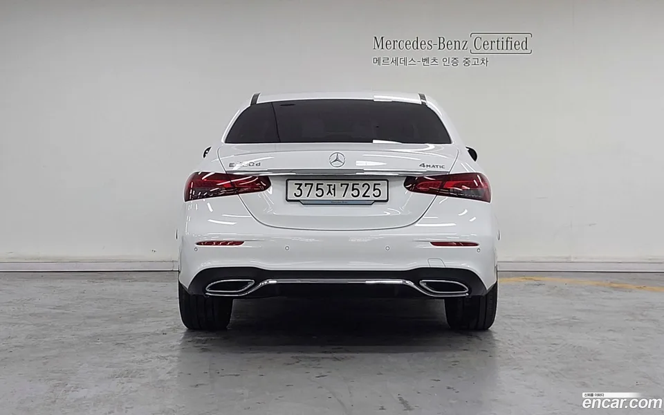 Mercedes-Benz E-Class E220d 4MATIC AMG Line 2023 — миниатюра 4