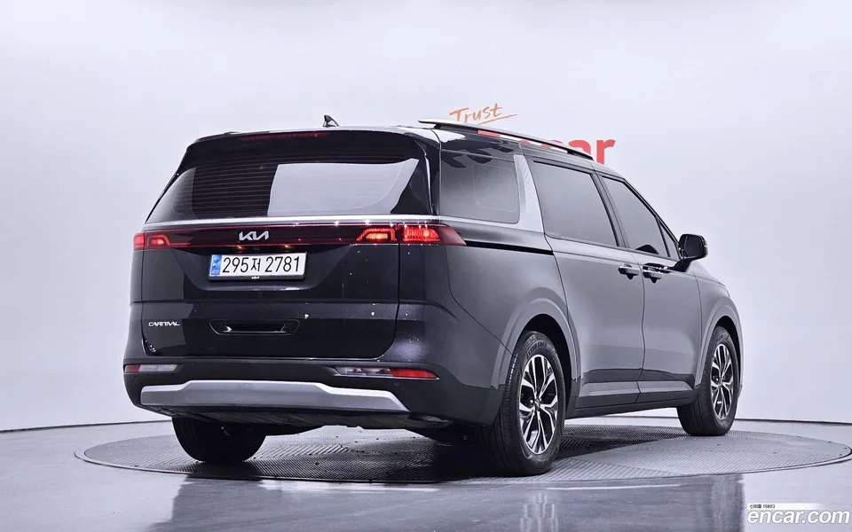 Kia Carnival 9 2023 — миниатюра 2