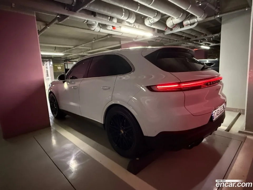 Porsche Cayenne 3.0 2023 — миниатюра 4