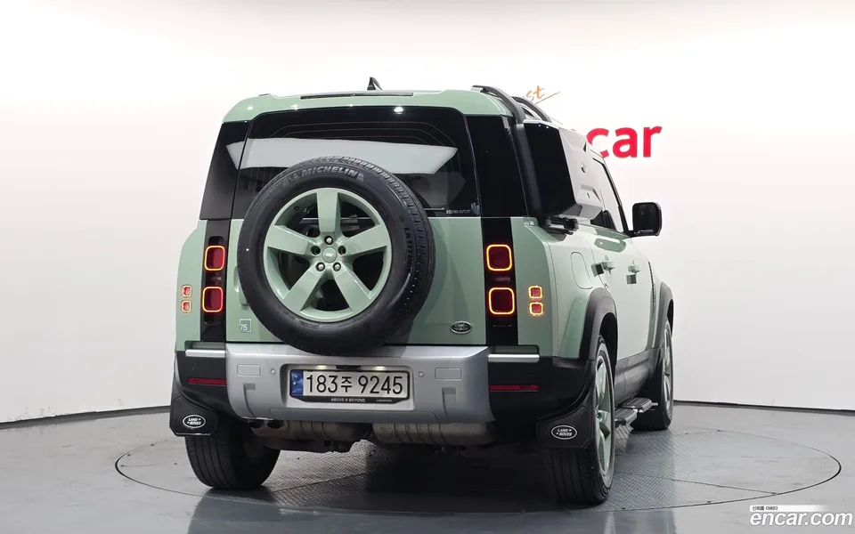 Land Rover Defender 110 D300 75th 2023 — миниатюра 4