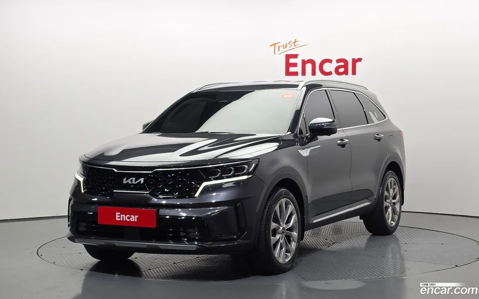 Kia Sorento 2.5T 2WD 2023 — фото 1, купить с доставкой в Москву