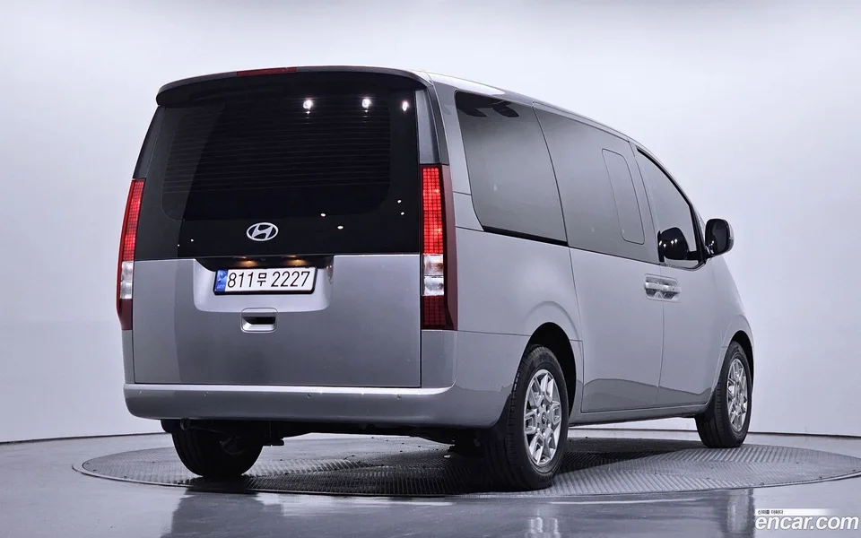 Hyundai Staria 5 2025 — миниатюра 2