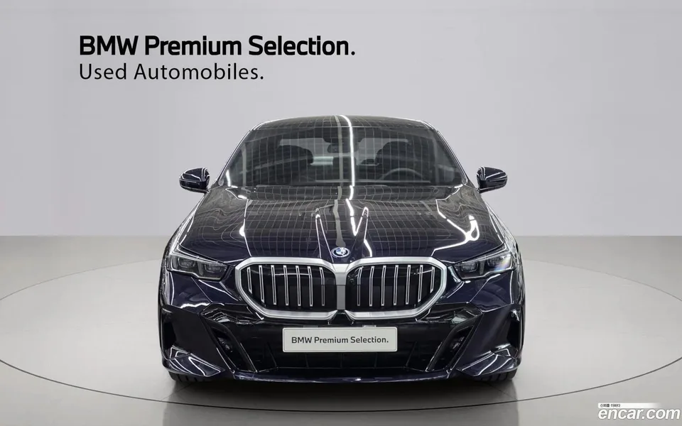 BMW 5 Series 530e M 2025 — миниатюра 3