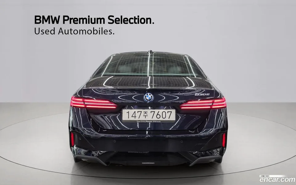 BMW 5 Series 530e M 2025 — миниатюра 4
