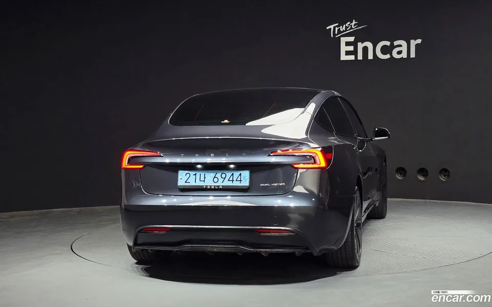 Tesla Model 3 AWD 2024 — миниатюра 4