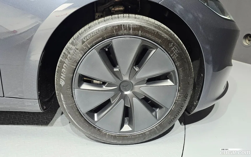 Tesla Model 3 AWD 2024 — миниатюра 5