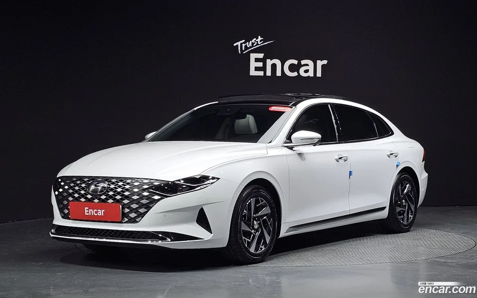 Hyundai Grandeur IG Hybrid 2022 — фото 1, купить с доставкой в Москву