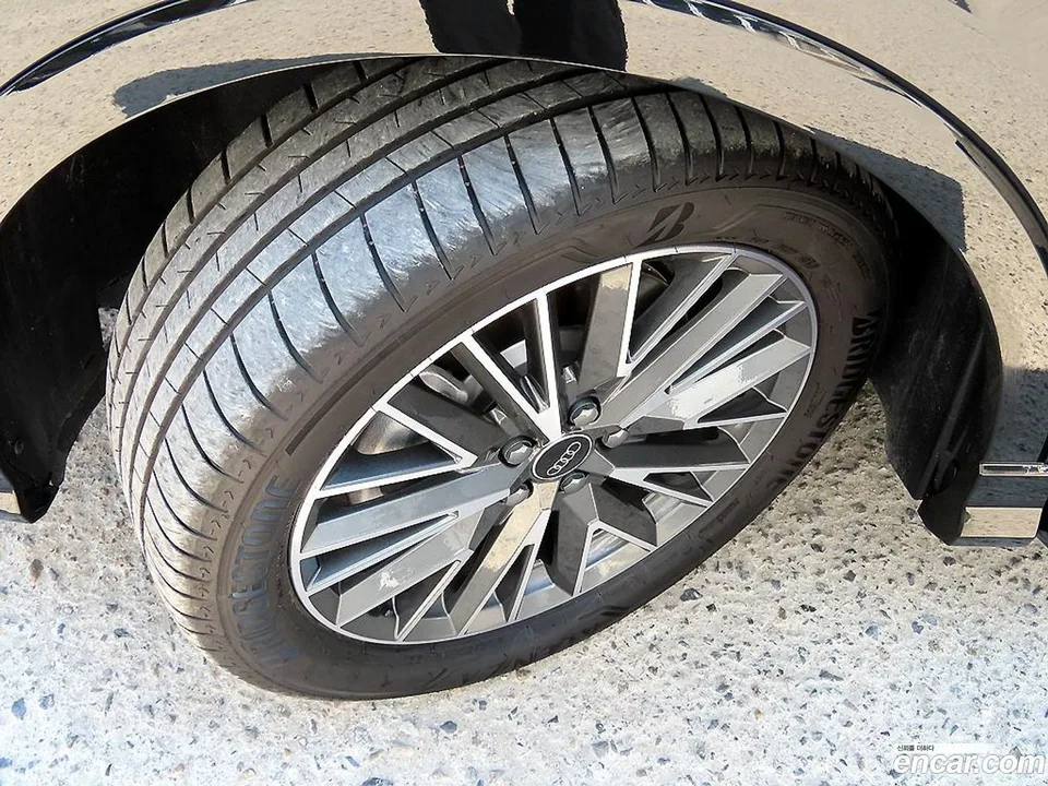 Audi Q3 40 TFSI 2025 — миниатюра 5