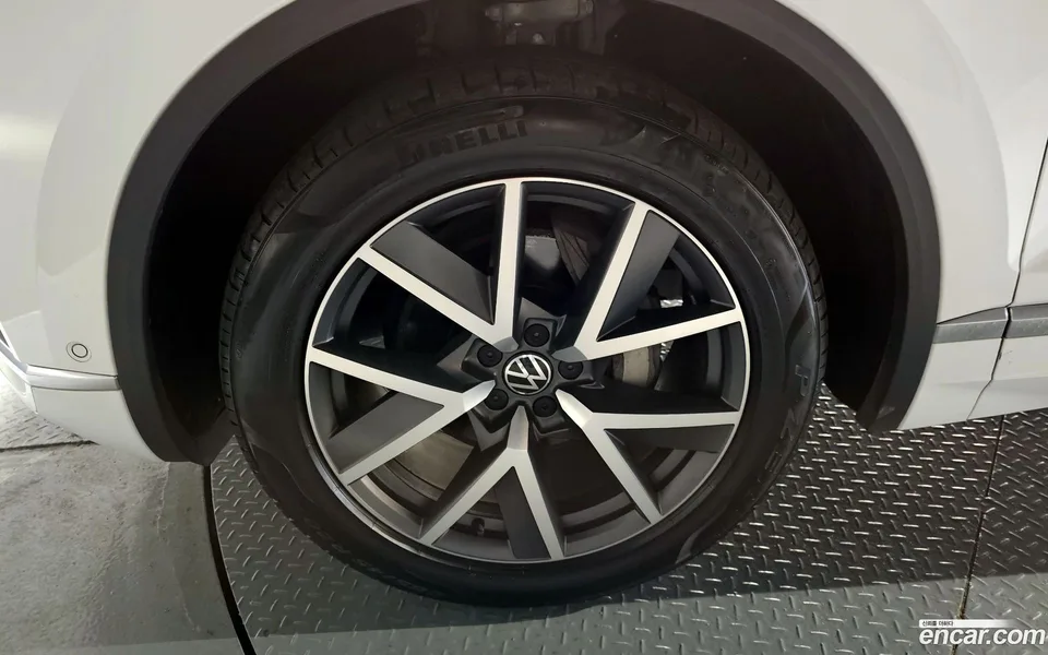Volkswagen Touareg 3.0 TDI 2023 — миниатюра 5