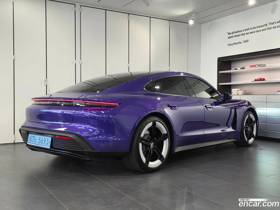 Porsche Taycan 4 2025 — миниатюра 2