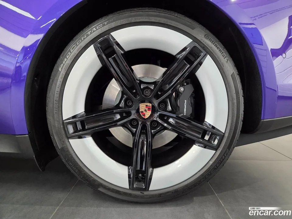 Porsche Taycan 4 2025 — миниатюра 5