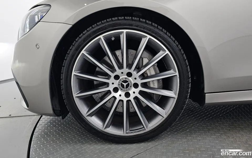Mercedes-Benz E-Class E350 4MATIC 2022 — миниатюра 2