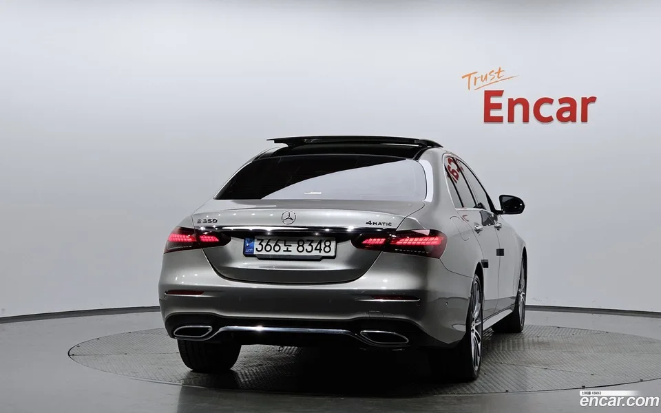 Mercedes-Benz E-Class E350 4MATIC 2022 — миниатюра 4