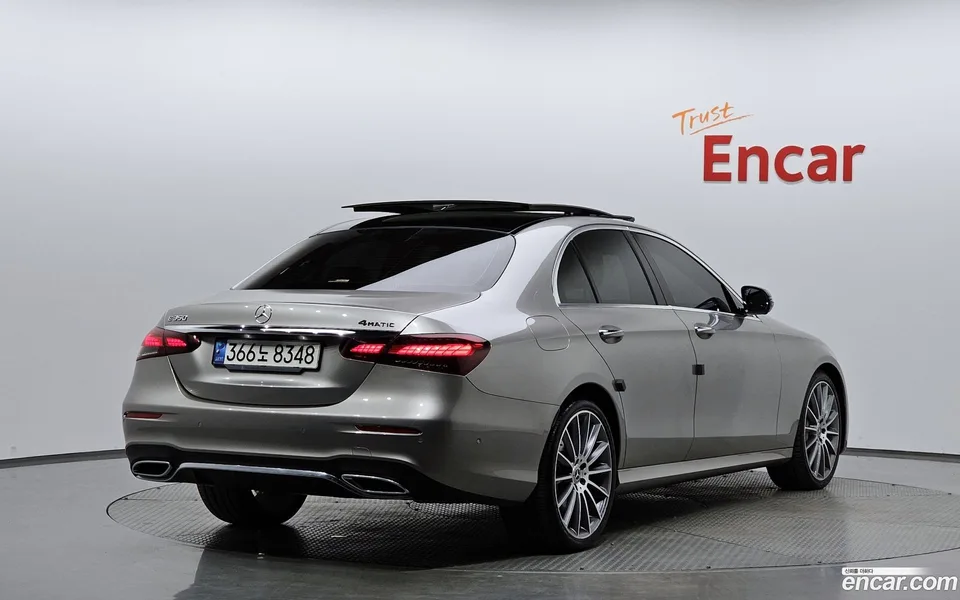 Mercedes-Benz E-Class E350 4MATIC 2022 — миниатюра 2