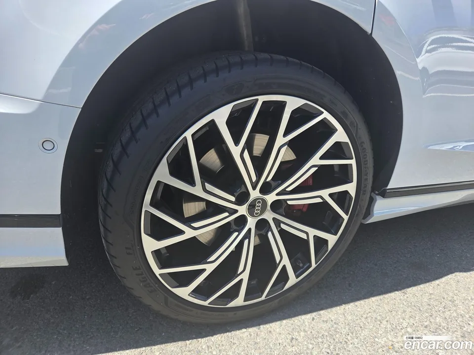 Audi S8 4.0 TFSI LWB 2023 — миниатюра 4