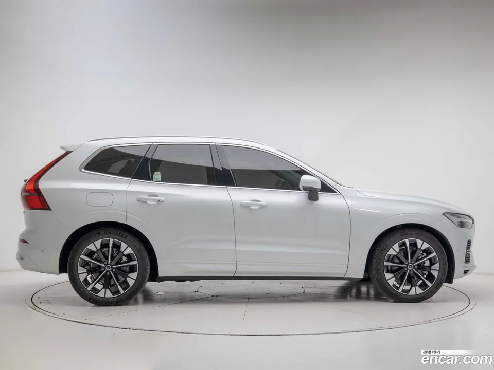 Volvo XC60 T8 2025 — миниатюра 3