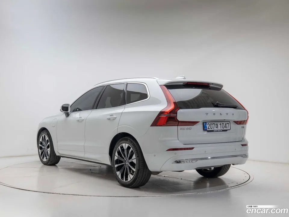 Volvo XC60 T8 2025 — миниатюра 4
