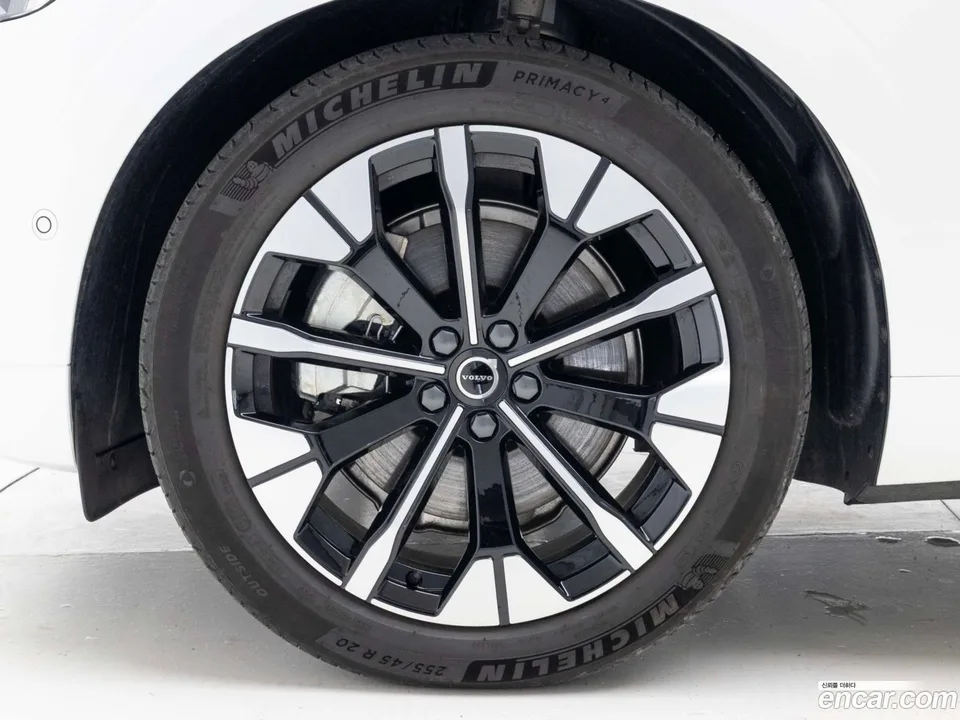 Volvo XC60 T8 2025 — миниатюра 5