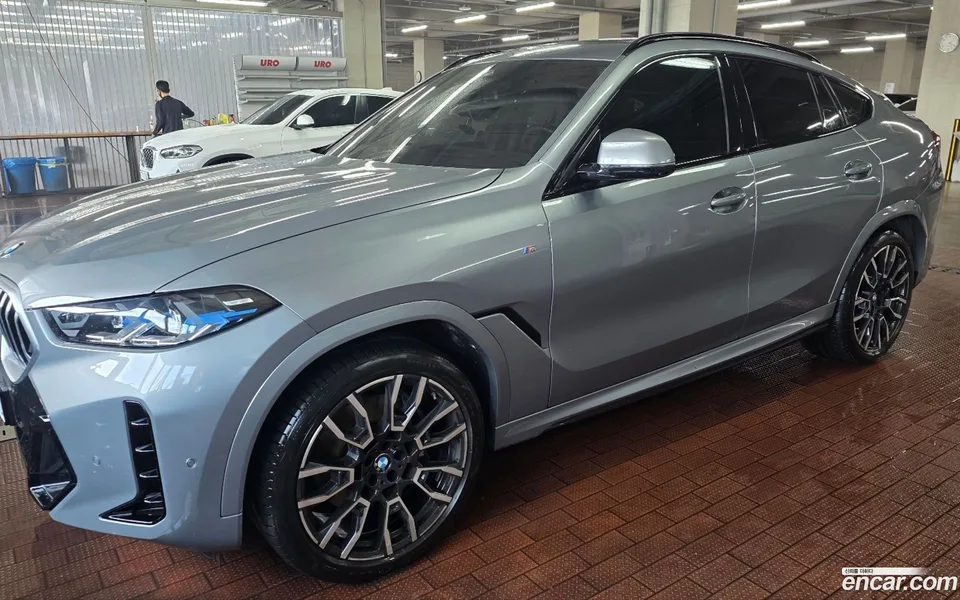 BMW X6 xDrive40i M 2025 — фото 1, купить с доставкой в Москву