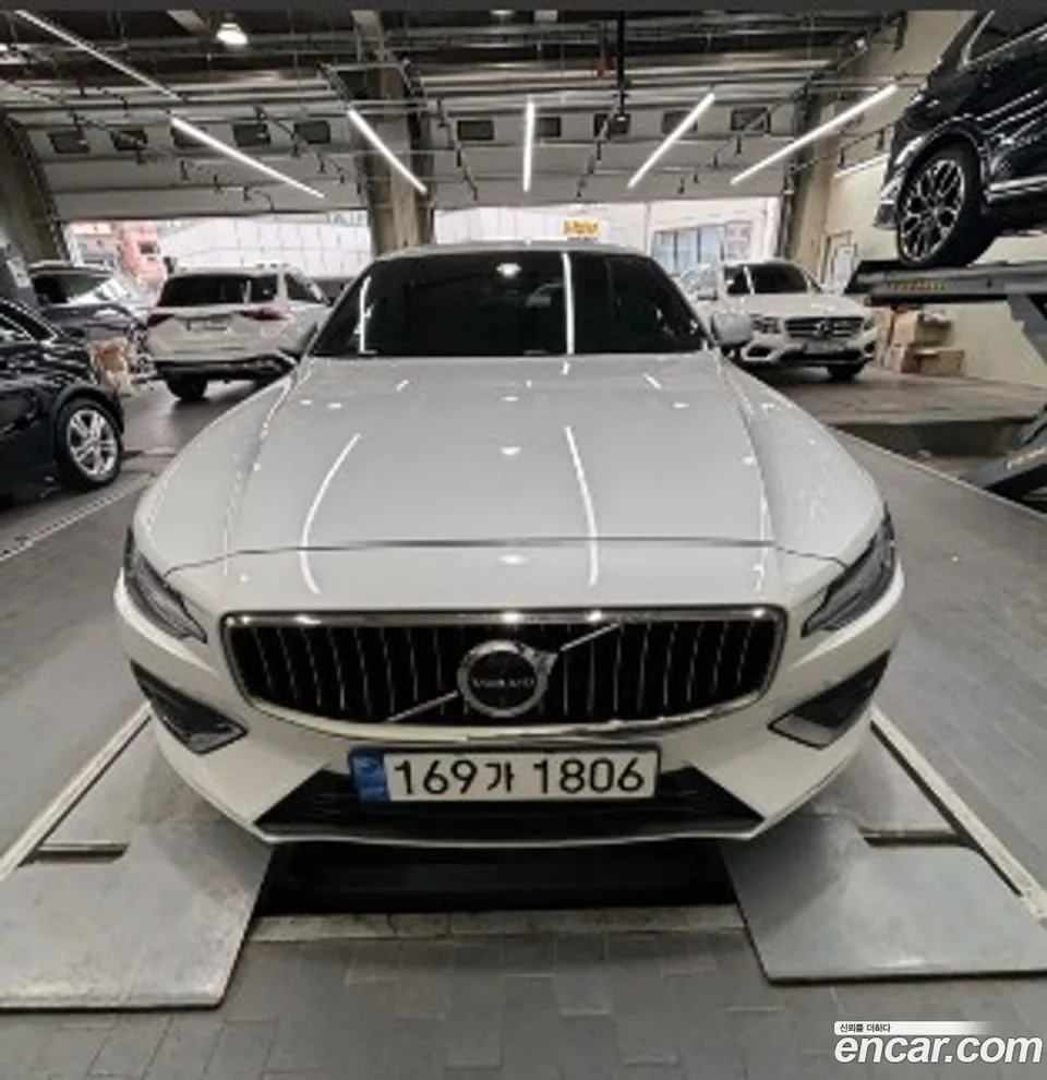 Volvo S60 B5 2023 — миниатюра 3