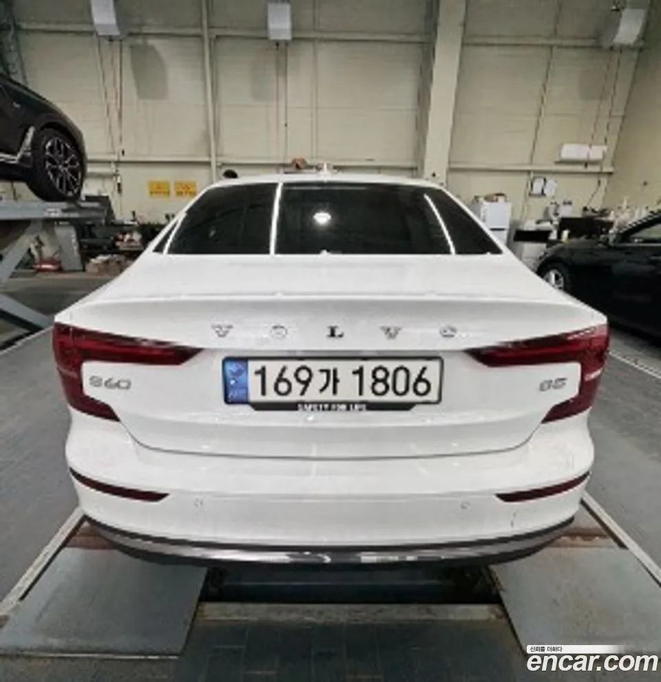 Volvo S60 B5 2023 — миниатюра 4
