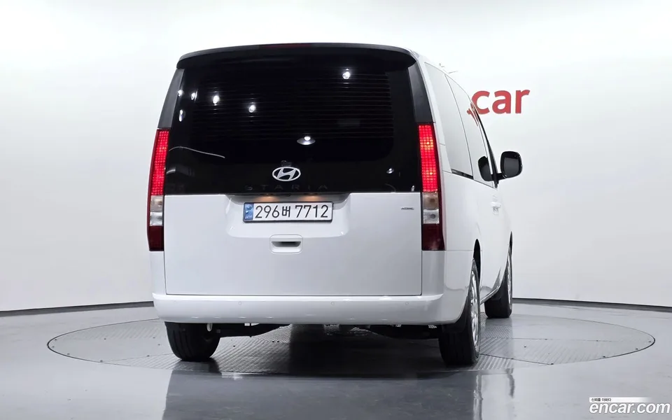 Hyundai Staria 4WD 9 2024 — миниатюра 4