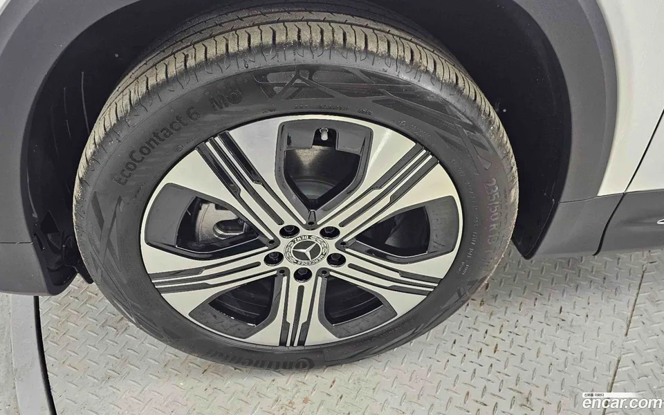 Mercedes-Benz EQB EQB300 4MATIC 2025 — миниатюра 2