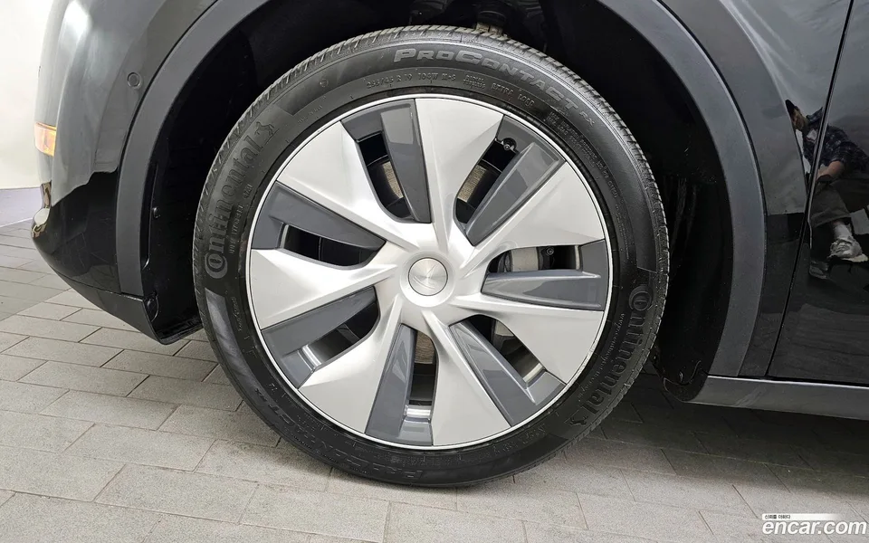 Tesla Model Y AWD 2022 — миниатюра 5
